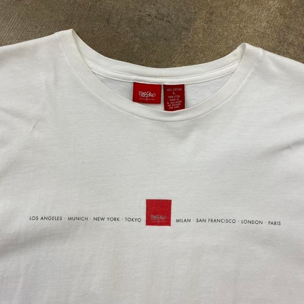 Vintage 90s Mossimo World Tour Red Tag T-Shirt Size Large
